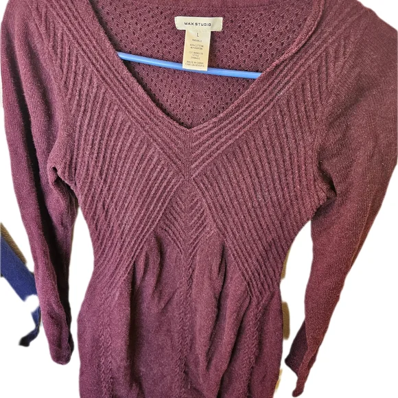 Max Studio Sweaters Max Studio Burgundy Vneck Sweater Ribbed